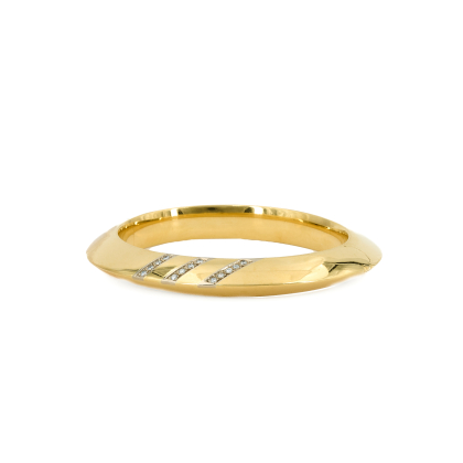 Distinctive Gold-Diamond-Bangle