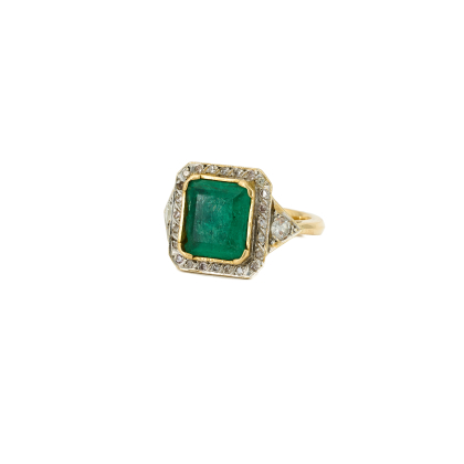 Emerald-Diamond-Ring