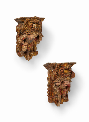 Paar Kapitelle mit Figurenzier