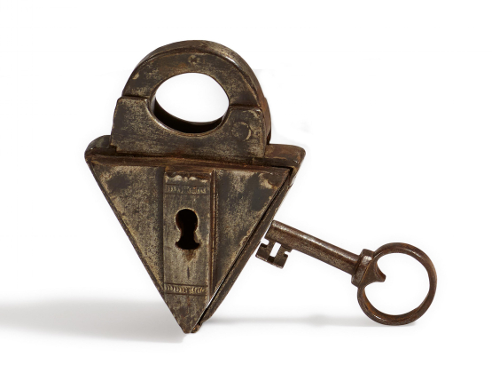 TRIANGULAR IRON PADLOCK