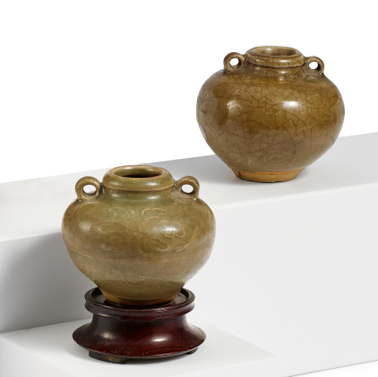 Zwei kleine Töpfchen mit Seladonglasur