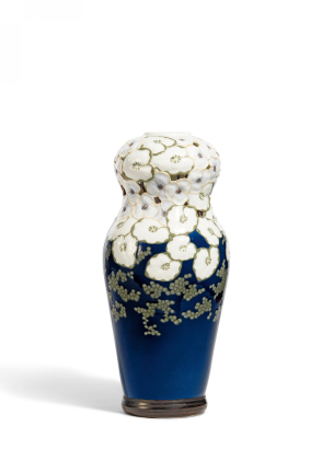 Große Vase mit Blüten