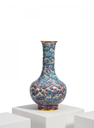 LARGE PORCELAIN NARROW-NECK VASE WITH FLAMBÉ GLAZE