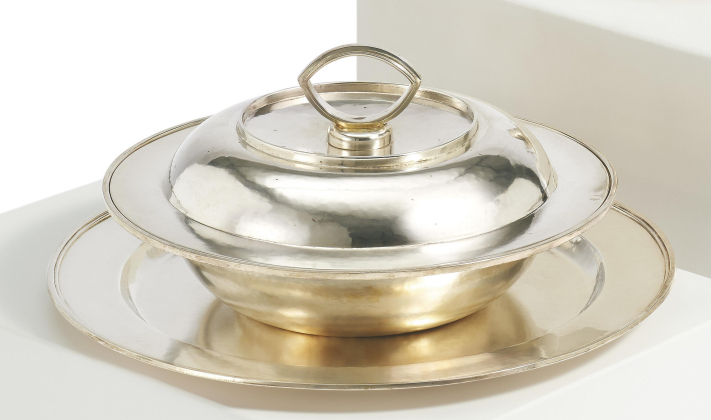 Deckelschüssel mit Untersatz