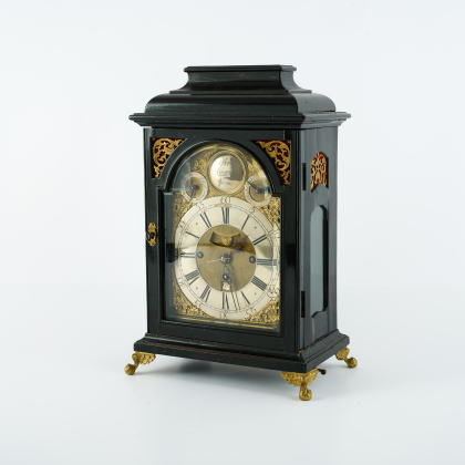 WOODEN BRACKET CLOCK