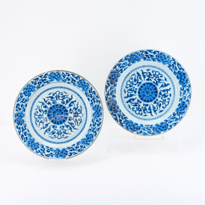 Paar große Schüsseln mit Blau-Weißem-Dekor