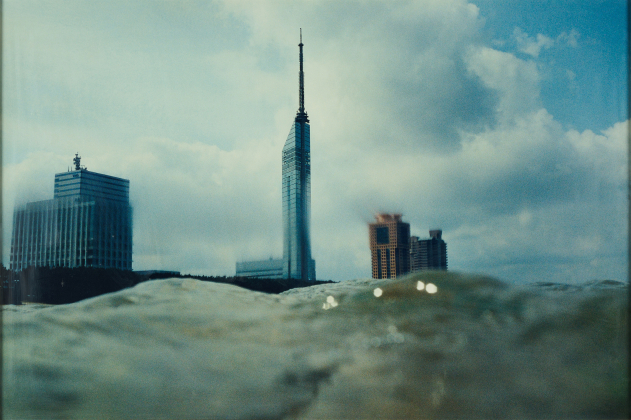 Momochi (Aus: Half awake and half asleep in the water)